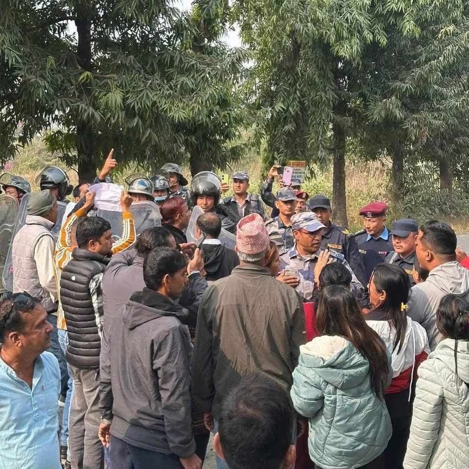 ओलीविरुद्ध नाराबाजी गर्ने प्रहरी नियन्त्रणमा