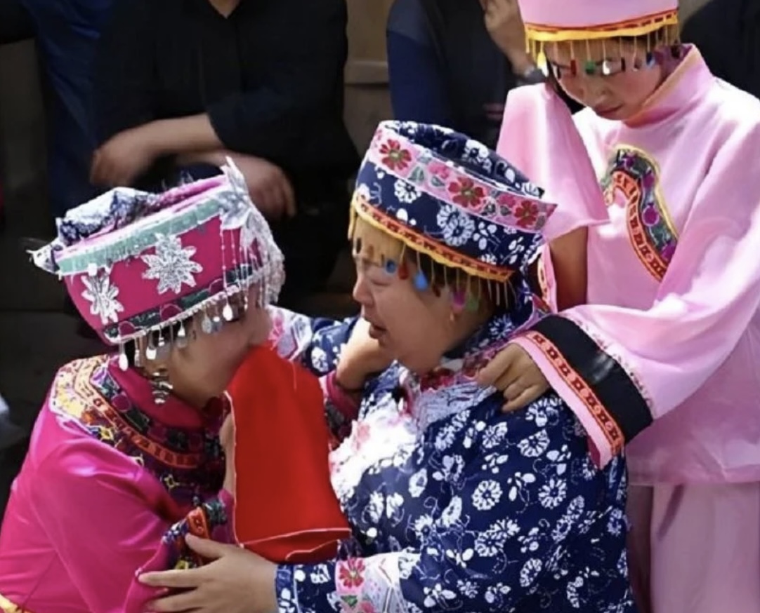 जहाँ बेहुलीले बिहेको एक महिना अगावै रुन थाल्छिन्, आँसु नआए आमाले कुटेर रुवाउँछिन्