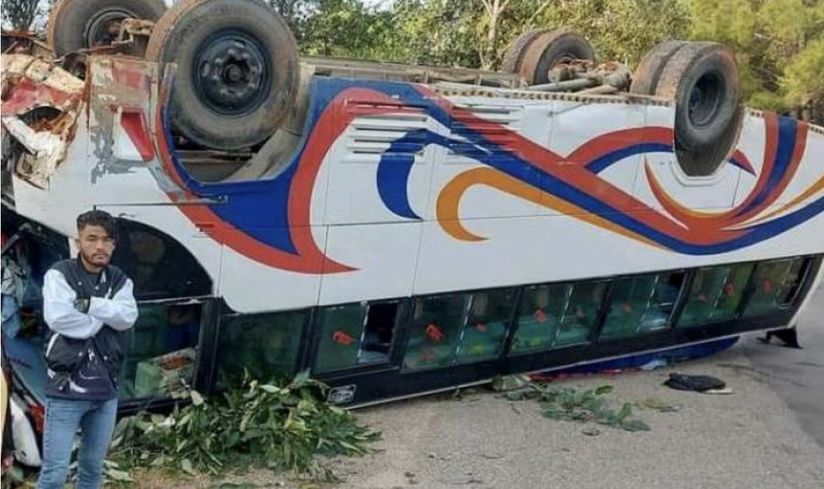 काठमाडौंबाट धनगढीका लागि छुटेको बस बाँकेमा दुर्घटना