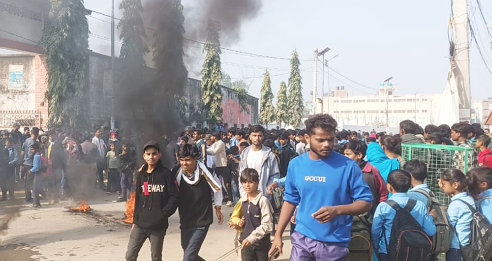 प्रधानाध्यापकले छात्रालाई यौन दुर्व्यवहार गरेपछि