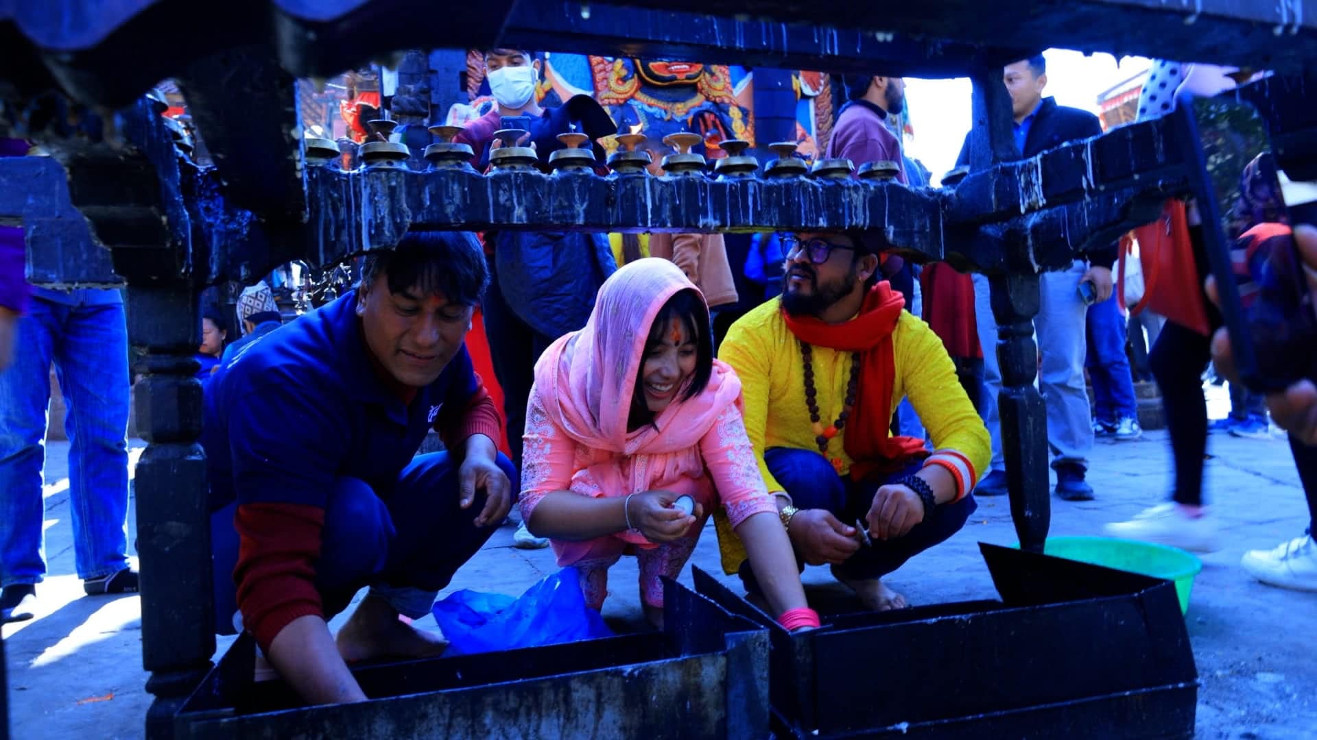 ‘देव वाणी’ फिल्म सफलताको कामना गर्दै काल भैरवमा पूजा