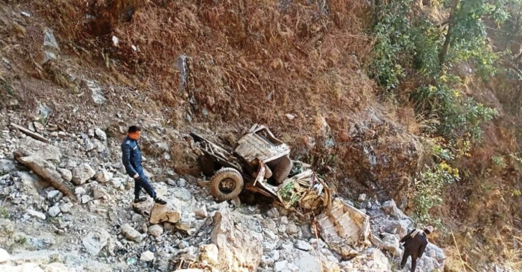 जिप खस्यो, ६ जना घाइते