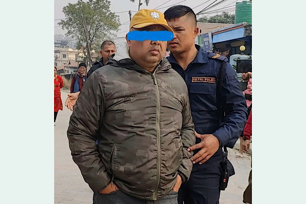 झापाको अर्को काण्ड ! कर्मचारीसंगको अनैतिक सम्बन्ध आरोपमा अहेब पक्राउ