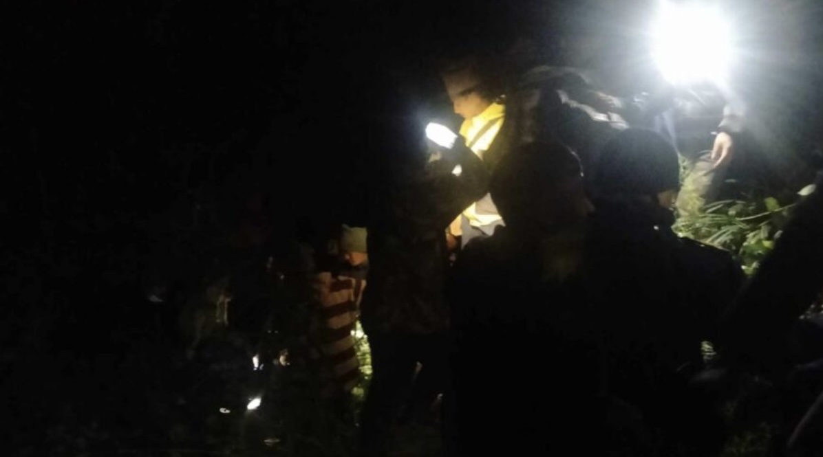 धारिलो हतियारले काटिएको अवस्थामा तीन जनाको शव फेला