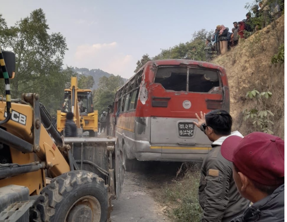 स्कुल बस दुर्घटना अपडेट : ज्यान गुमाउनेको संख्या ६ पुग्यो