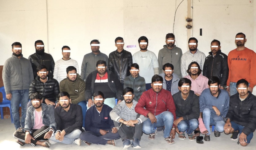 बूढानीलकण्ठमा प्रहरीको छापा ! डेढ अर्बको अनलाइन जुवा कारोबार, २४ भारतीय पक्राउ