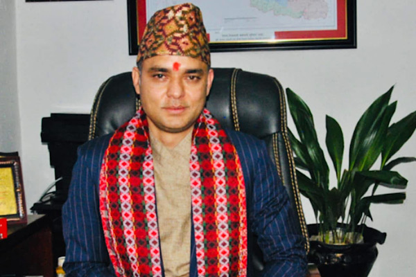 १२ करोडको ठेक्कामा तीन करोड घुस