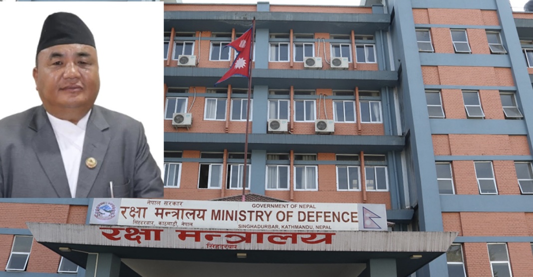 रक्षामन्त्री सवार गाडीले मोटरसाइकललाई दियो ठक्कर