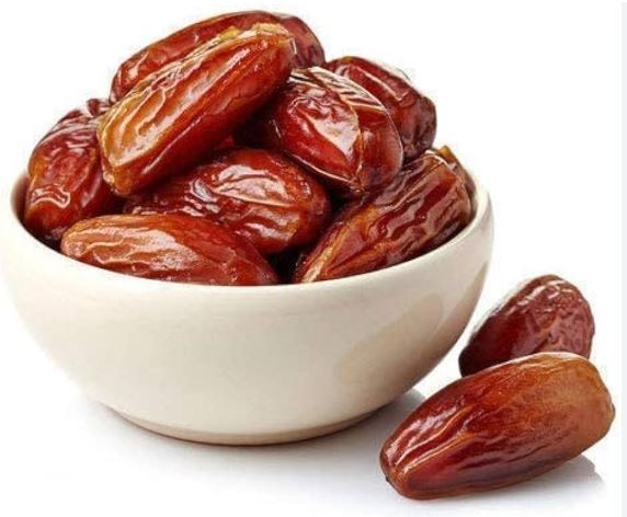 साउदीले विश्वका १०२ देशमा पठाउँदैछ ७ सय टन खजुर