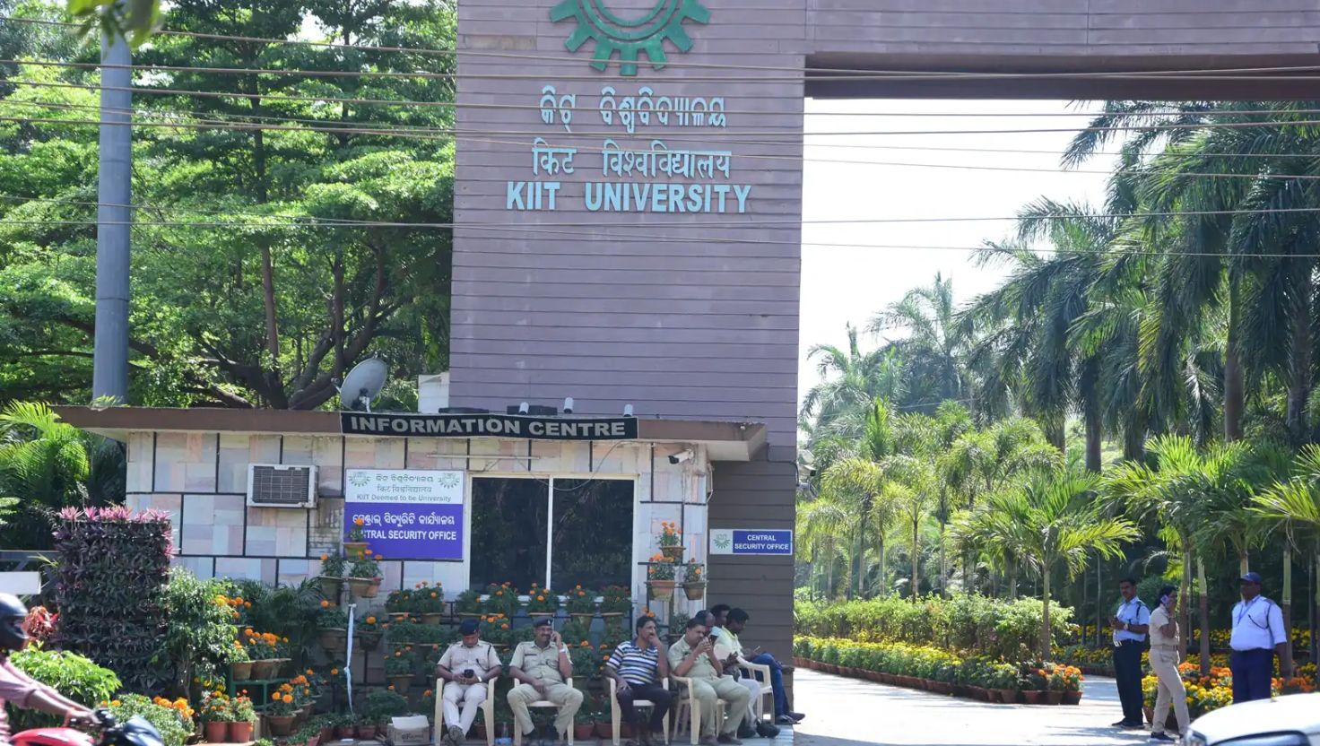विद्यार्थी नेपाल फर्किन थालेपछि खर्च बेहोर्ने भन्दै अभिभावकलाई इमेल लेख्दै केआईआईटी