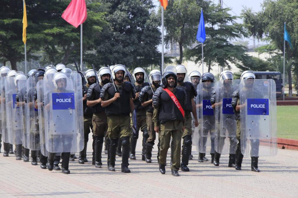 च्याम्पियन्स ट्रफीमा ड्युटी नगर्ने सय  प्रहरी बर्खास्त