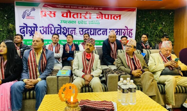 देउवा र ओलीको समझदारीमा कसैले बोल्दैमा फरक पर्दैनः एमाले नेता ढकाल