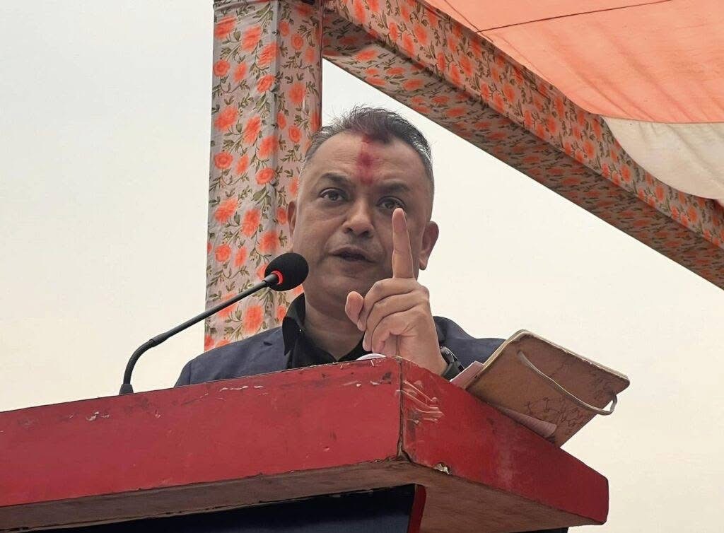 कुलमानबारे ऊर्जामन्त्रीलाई गगनको सुझाव : नचाहिने काममा नलाग्नु