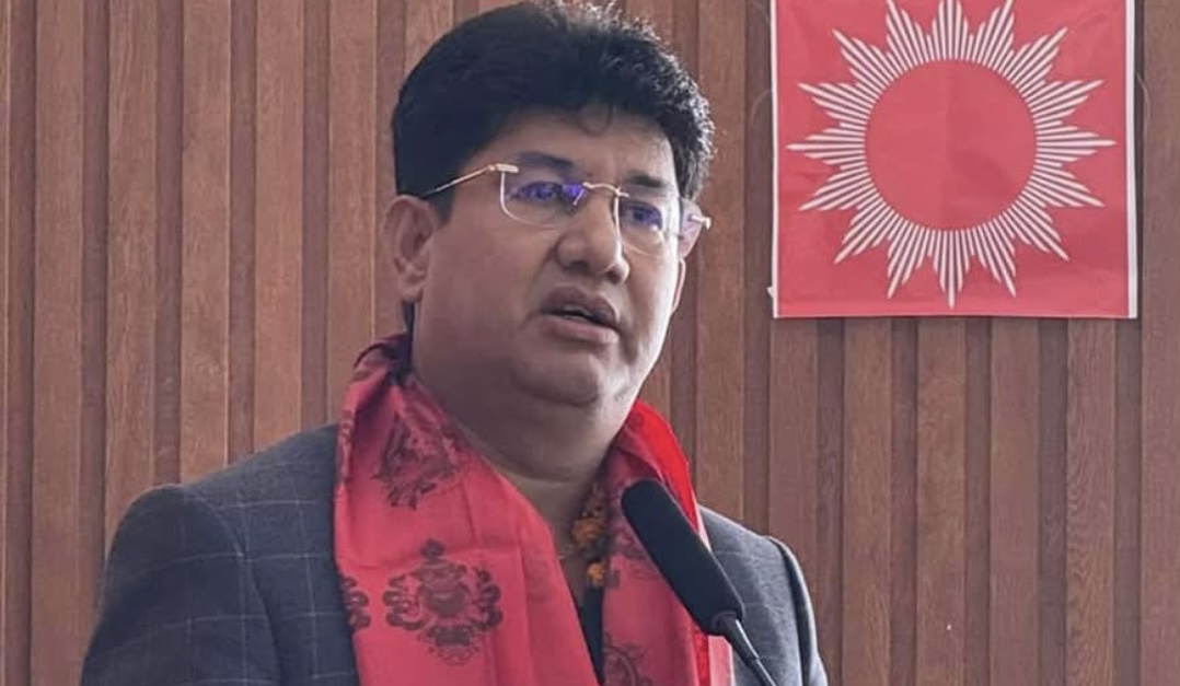प्रेमका कारण एमालेमा तनाव, जनार्दन ढकालले छाडे एमाले