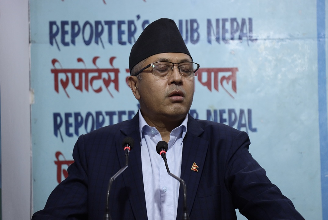पूर्वराजाले टाउको उठाउने र जुँगा मुसार्ने गर्न थालेभने सकिन्छन्ः एमाले नेता भट्टराई