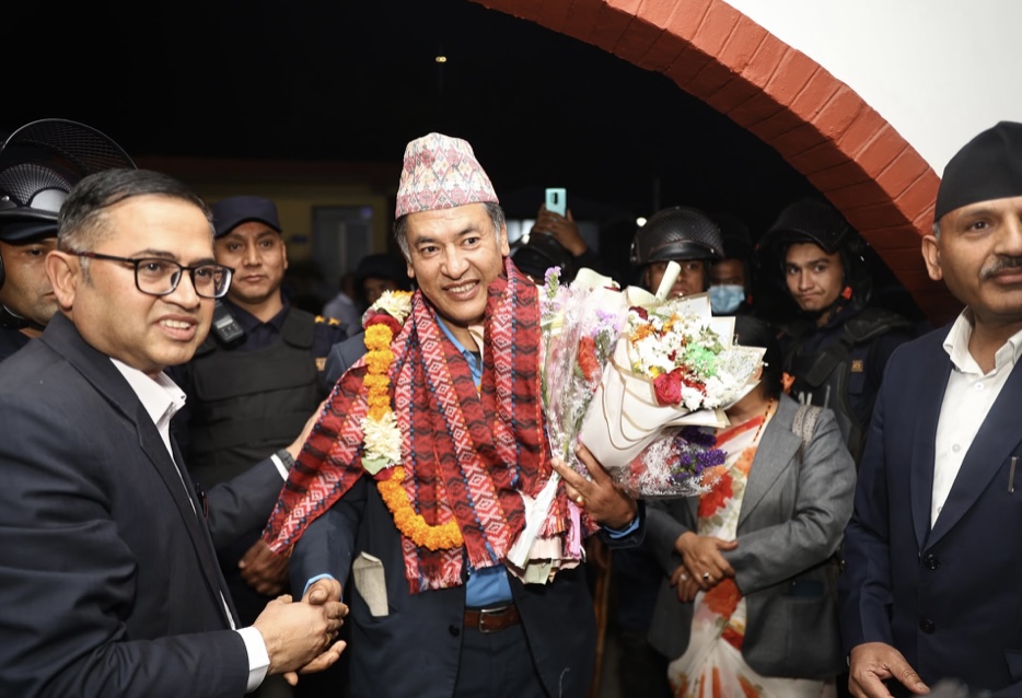 उद्योगीहरूसँग लिनुपर्ने बक्यौता तत्काल असुल गर्न शाक्यलाई मन्त्री खड्काको निर्देशन