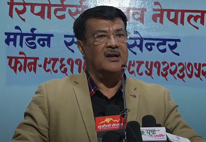 पञ्चायतविरुद्ध हामी सल्बलायौं, अहिले राजावादी सल्बलाउनु स्वभाविक होः कांग्रेस नेता विश्वकर्मा