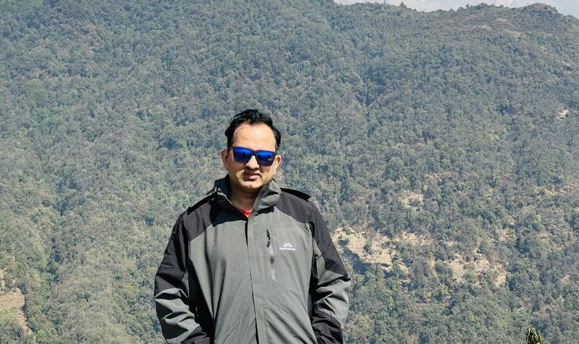 पूर्वराजा ज्ञानेन्द्र शाहलाई श्री ५ को सम्बोधन गर्ने बास्तोलाले स्पष्टीकरणमा  भने– म राजसंस्था पक्षधर हो, तिम्रो पद तिमी नै राख