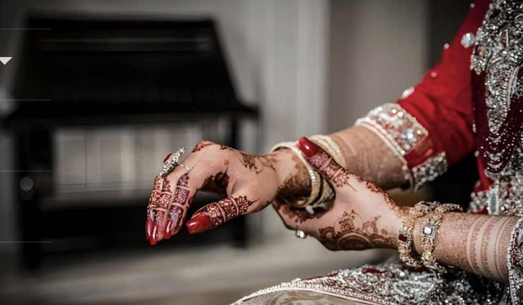 सुहागरातमा श्रीमतीले ‘मलाई नछुनु, म अरु कसैको हुँ’ भनेपछि बबाल