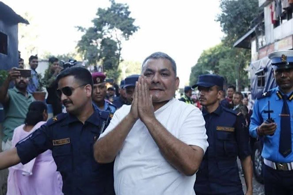 यसरी दुर्गा प्रसाईं भद्रपुर क्षेत्रबाट औपचारिक रूपमा पक्राउ परे