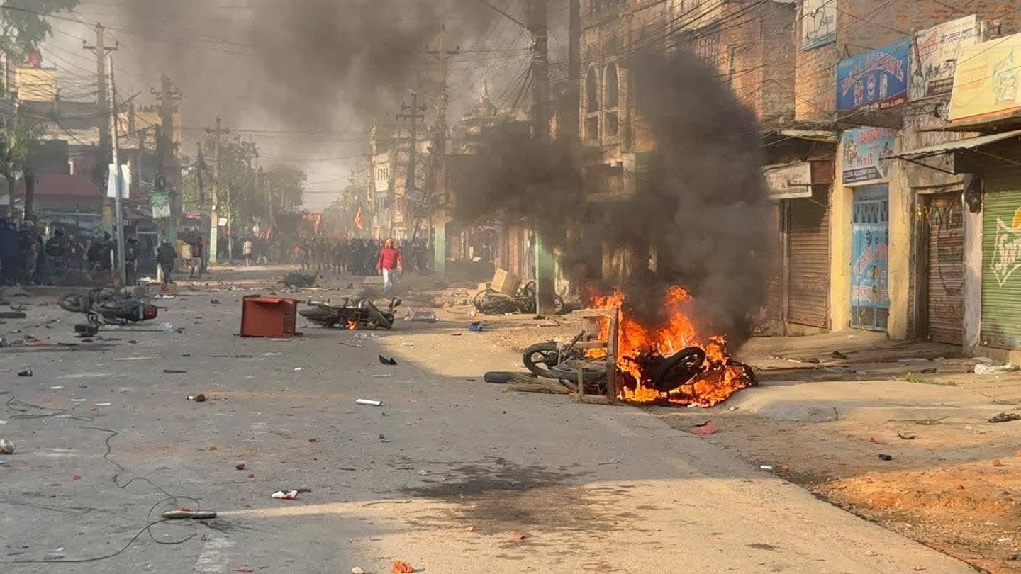 हनुमान जयन्तीको दिन वीरगञ्जको छपकैया क्षेत्रमा झडप, केही पसल र मोटरसाइकलमा आगजनी