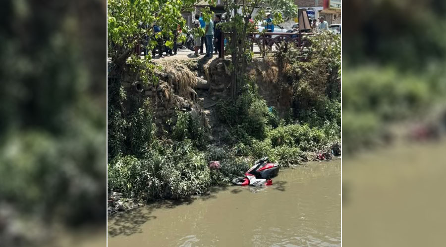 यसरी खस्यो धोबिखोलामा स्कुटर