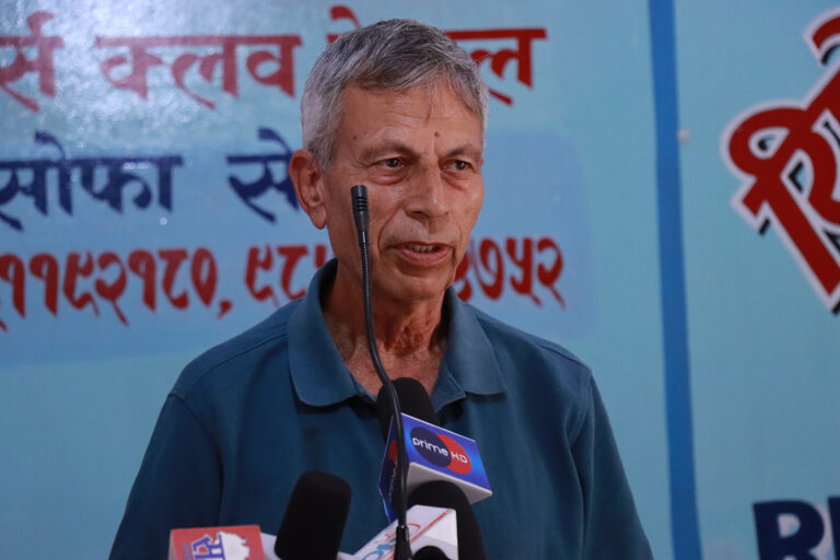 शिक्षकहरुको आन्दोलन अप्ठ्यारो मोडमा पुगिसकेको शिक्षाविद् कोइरालाको दाबी, अभिभावकहरुसँग क्षमा माग्दै भर्ना अभियान सुरु गर्न सुझाव