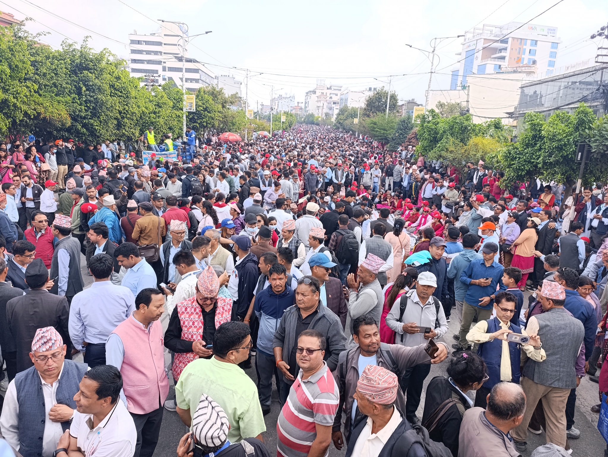 वार्ताका लागि शिक्षकहरूको पर्खाइमा शिक्षामन्त्री
