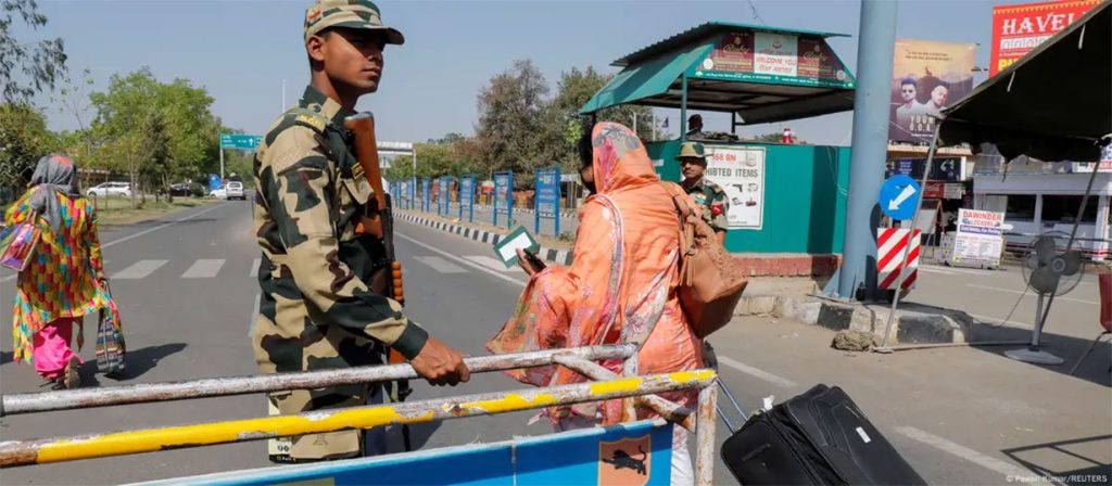 भारत–पाकिस्तान तनाव : आमाबाट बिछोडिंदै बच्चा