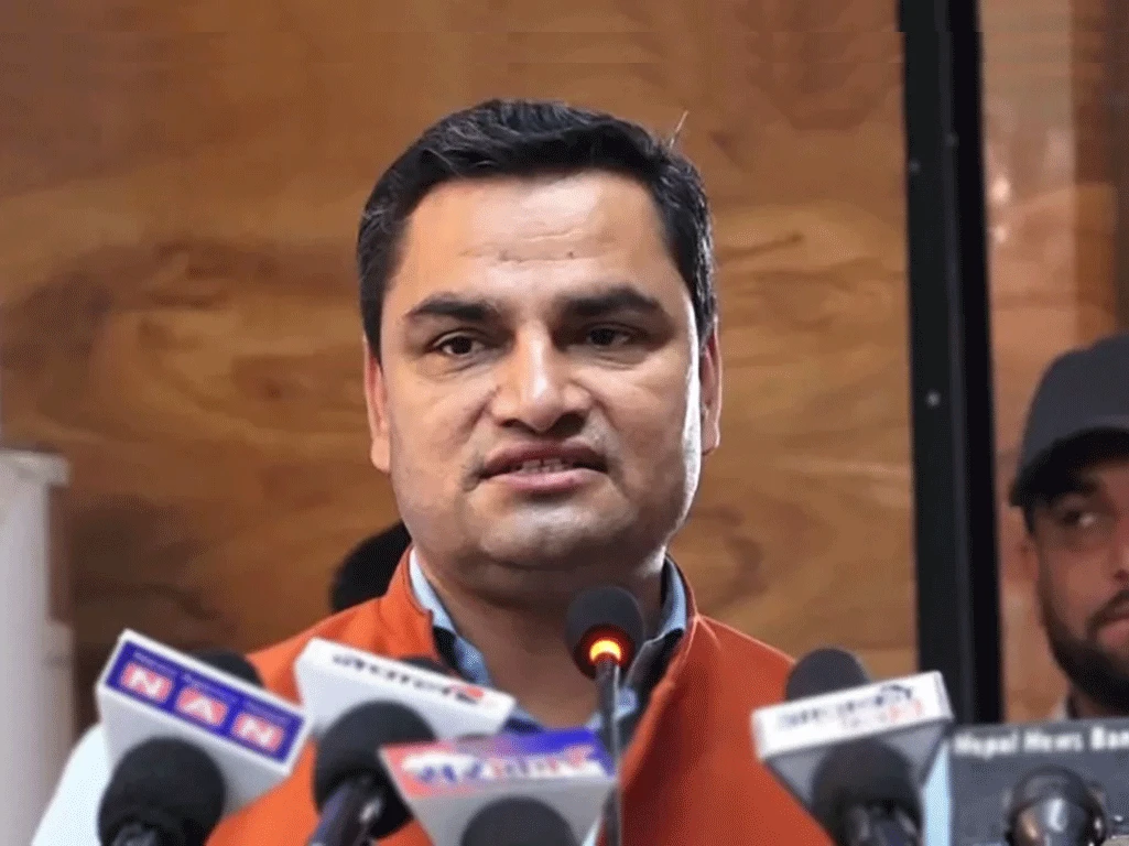 स्वास्थ्य मन्त्रीले गरे १० रुपैयाँको चुरोटको मूल्य ३० र  एक हजारको रक्सी ३ हजार पुर्‍याउन प्रस्ताव