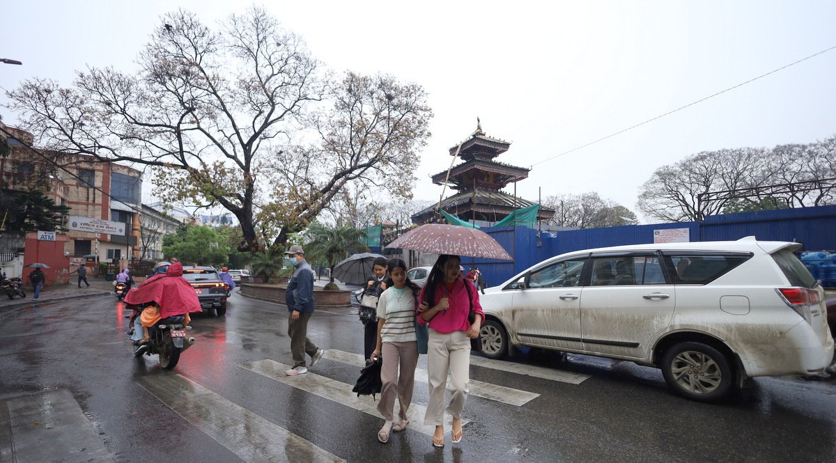 काठमाडौँमा हावाहुरी सहित वर्षा