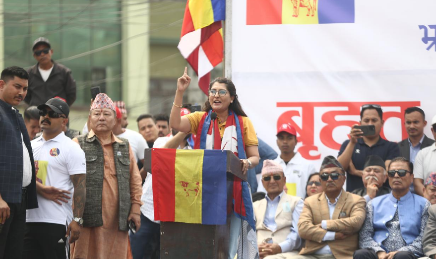 ‘वैशाख ७ गतेदेखि सडकमै खान्छौँ, सडकमै सुत्छौँ’