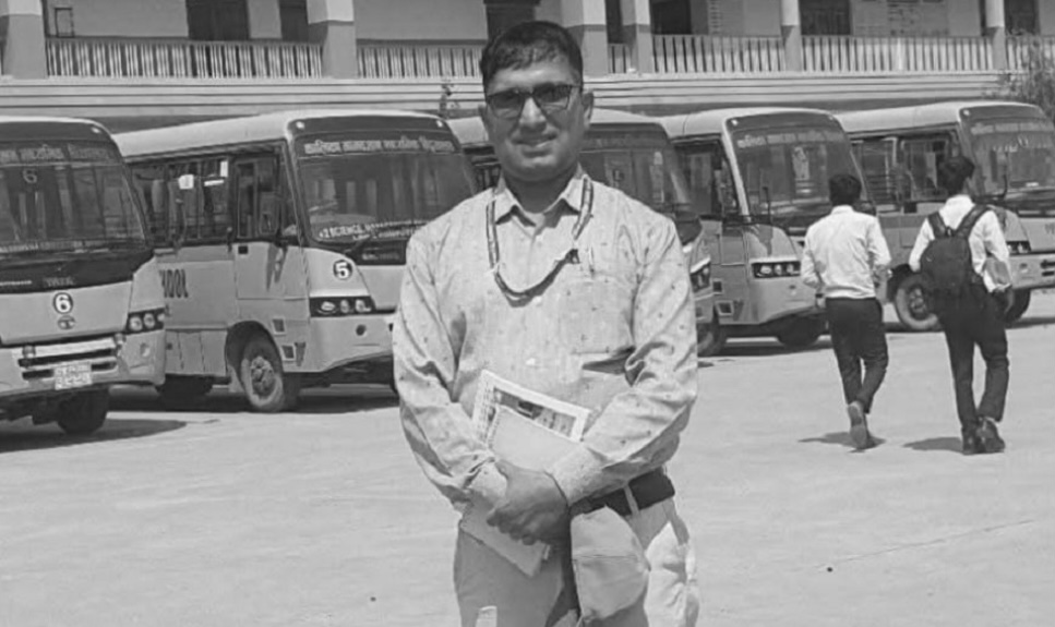 शिक्षा अधिकृत ओझाको निधनमा शोक बिदा