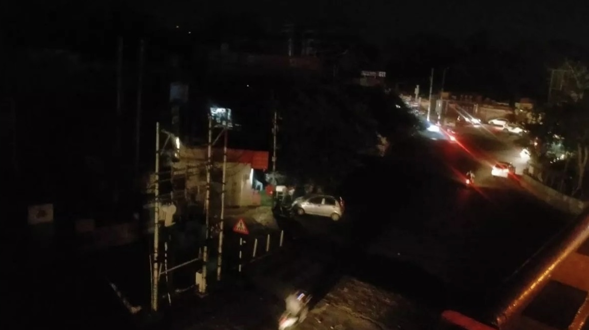 जम्मूलाई लक्षित गर्दै पाकिस्तानकाे गोलीबारी, भारतीय वायु रक्षाकाे जवाफी फायरिङ