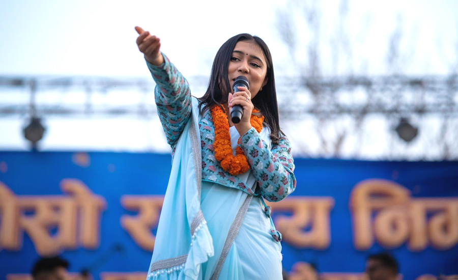 गायिका रचना रिमाल चढेको जहाज जर्मनीमा आकस्मिक अवतरण