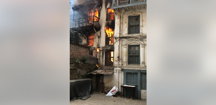 राजधानीको मखन टोलमा भीषण आगलागी