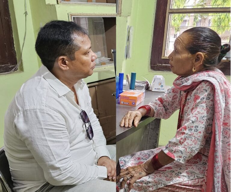 रेशमले आमालाई सोधेः ‘म राजनीति छाडिदिउँ ?’