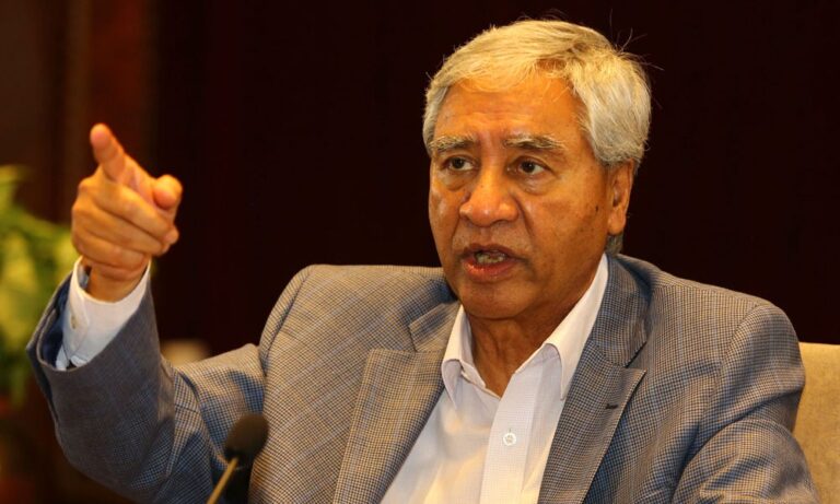 प्रधानमन्त्री ओलीले कांग्रेसविरुद्ध बोलेको समाचार जब सांसदले देउवालाई देखाए…