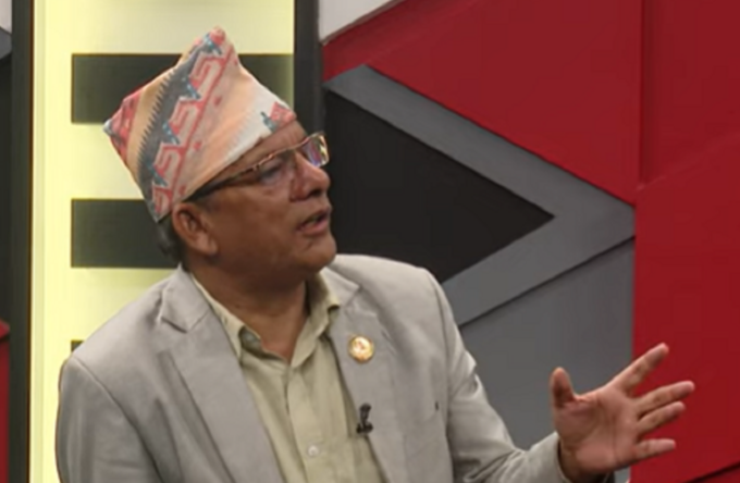 प्रचण्ड-माधवलगायतलाई बन्चरे डाँडाको फोहोरसँग तुलना गर्दै एमाले नेता शाहीले भने, ‘भान्सामा लान सकिँदैन, मोहर बनाउन चाहीँ सकिन्छ’