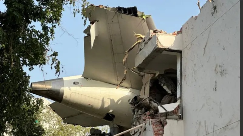 अहमदाबाद दुर्घटना : सबैभन्दा महत्वपूर्ण जानकारी दिन सक्ने विमानको ब्ल्याक बक्स कहाँ गयो ?