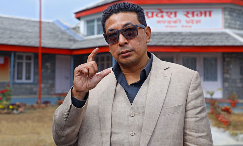 चक्रे मिलनमाथि खुँडा प्रहार गरेका दिपक मनाङेको सांसद पद चैट