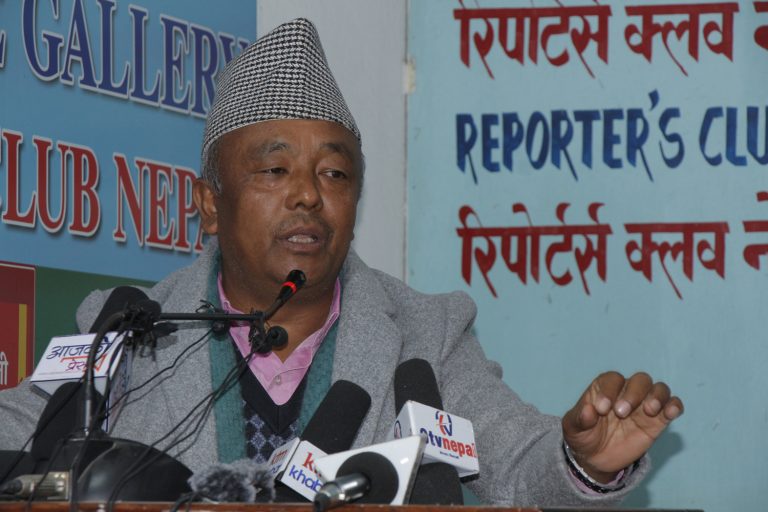 गृहमन्त्रीलाई राजीनामा दिन हुँदैन भन्ने र रास्वपालाई आन्दोलन छोड्न हुँदैन भन्ने केपी ओलीः माओवादी नेता दोङ