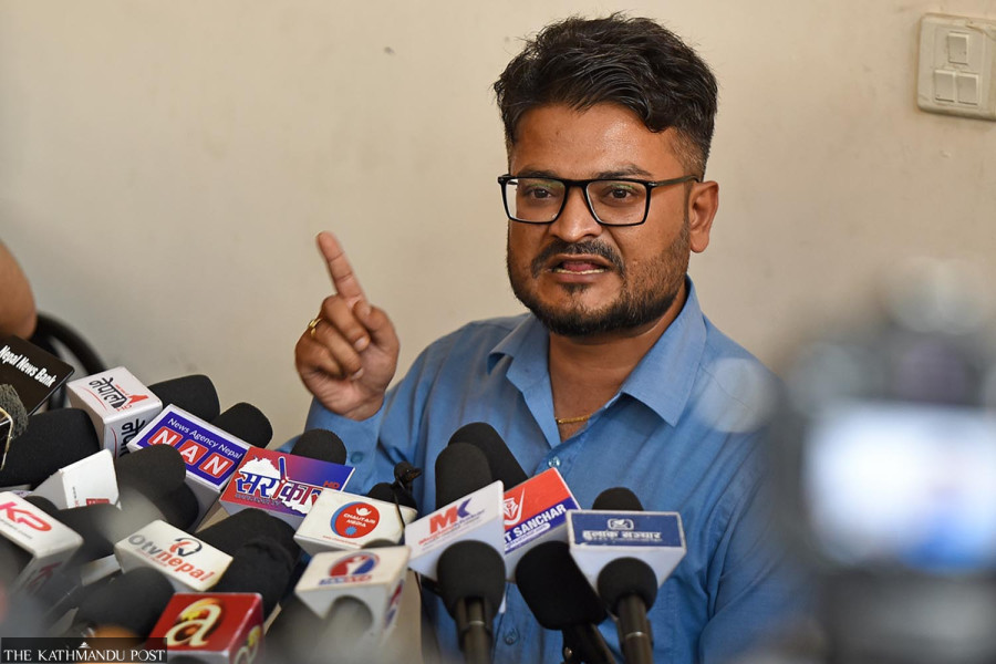 फेरी नाङ्ग्गिए मुकुल ढकाल
