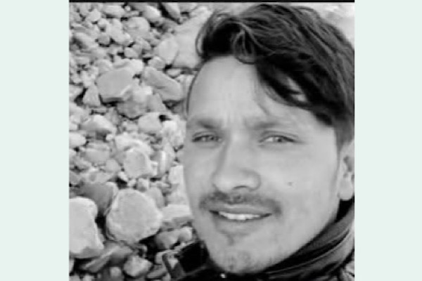 गर्भवती श्रीमतीका लागि सामान लिन जाँदै थिए,  तुइन चुँडिएर महाकालीमा अस्ताए ४५ बर्षिय नारायण