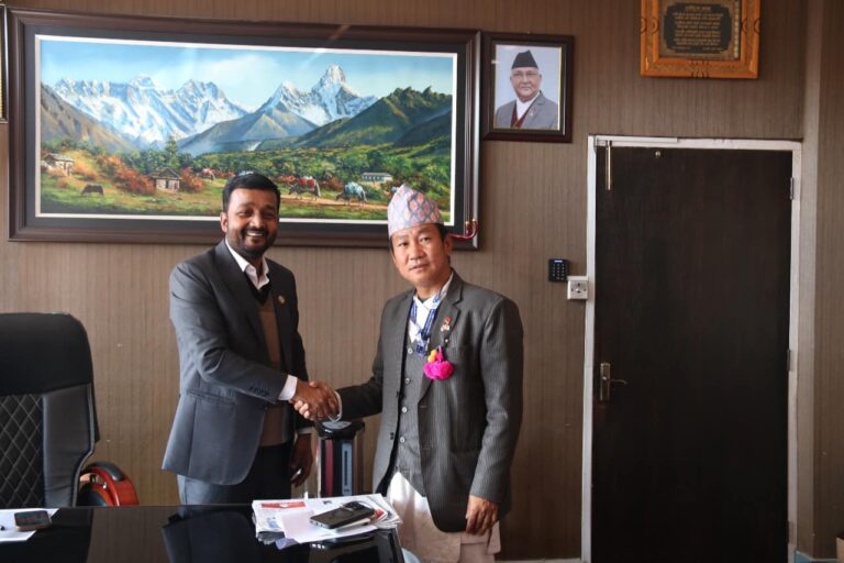 धरान पुगेका मन्त्री यादवलाई मेयर साम्पाङले भेटै नदिएपछि…