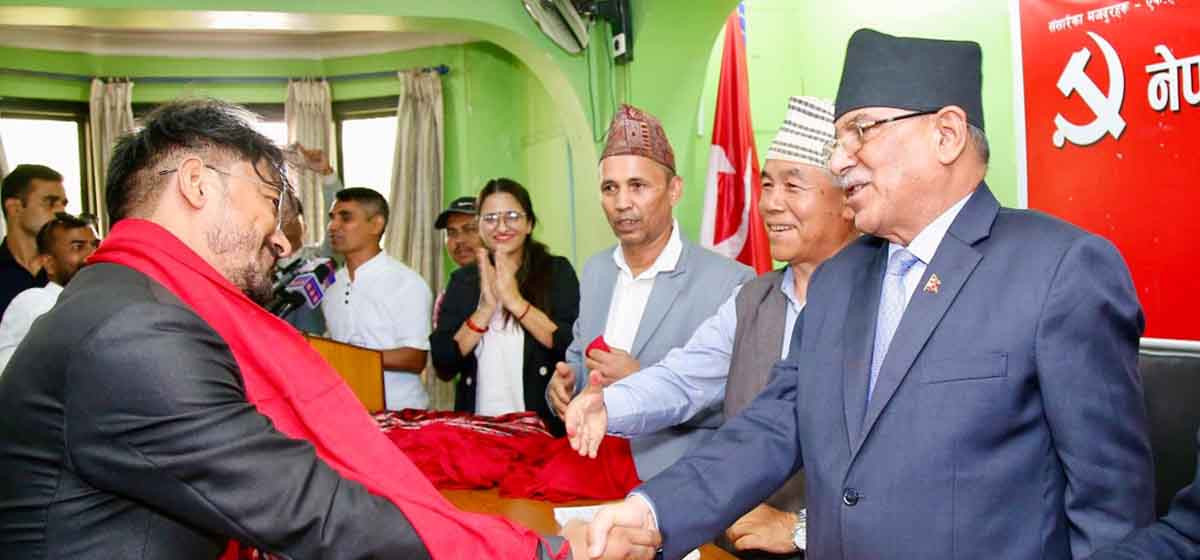 कलाकार बाबा पाख्रिन माओवादीमा प्रवेश