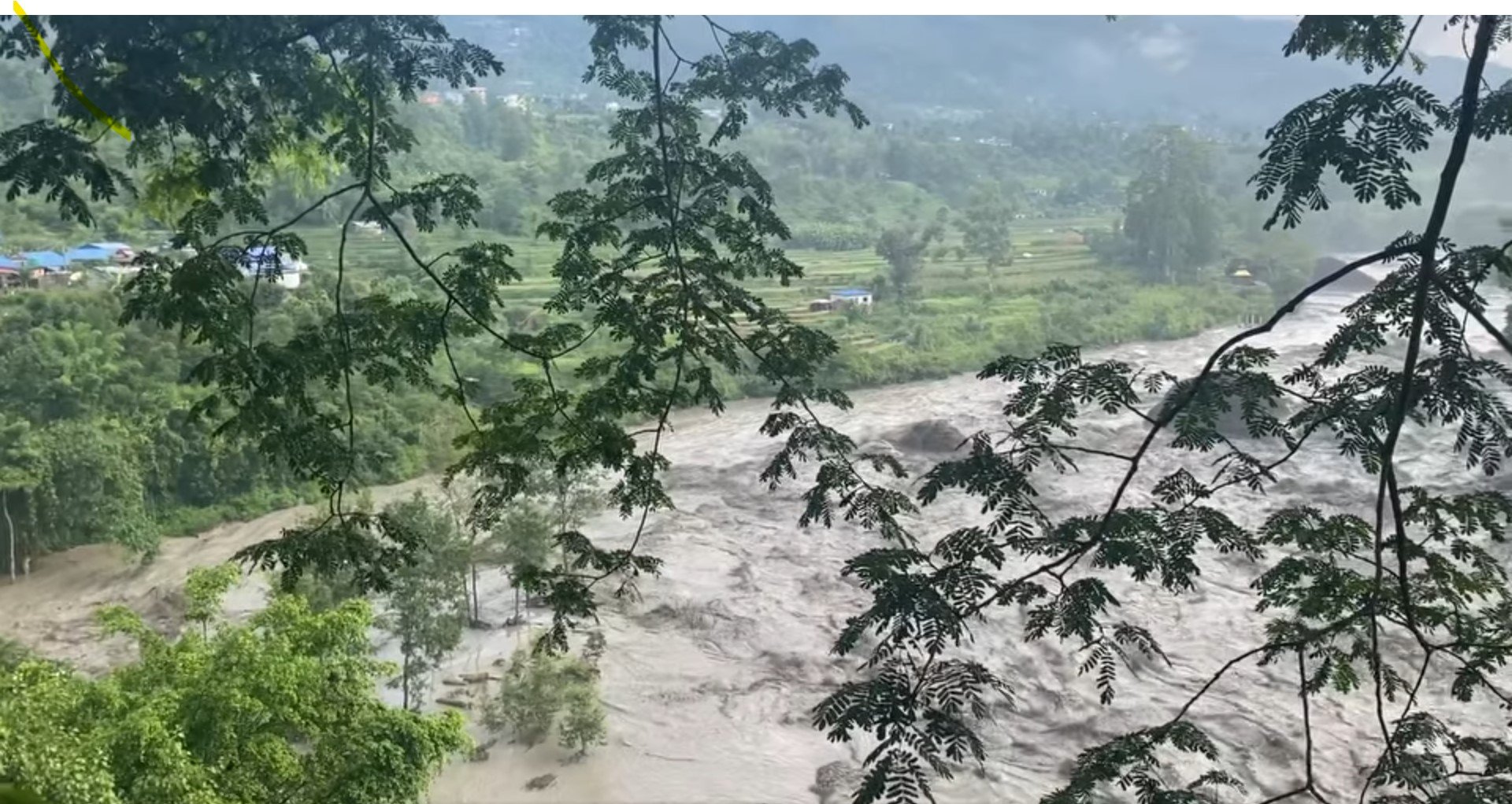 आकस्मिक आएको बाढीका कारण त्रिशूली नदीमा फसेका २ जनाको अझै भएन उद्धार