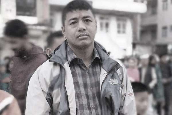भोटेकोशी बाढीमा बेपत्ता भएका नेपाल प्रहरीका सहायक निरीक्षक (असई)  श्रेष्ठको शव चितवनको १५ किलो नजिकै त्रिशूली नदी किनारमा फेला