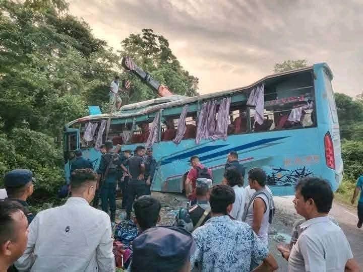 बस दुर्घटना अपडेट : २९ जना घाइते, ३ जनाको अवस्था गम्भीर(नामावलीसहित)