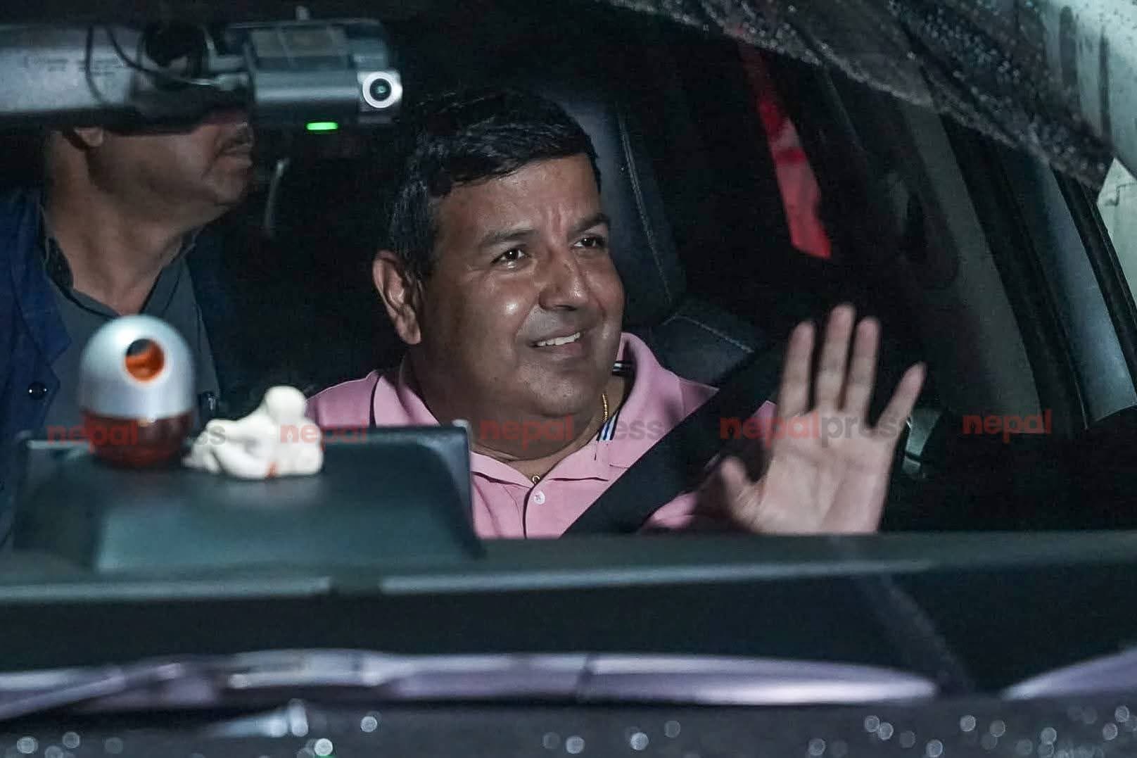 दुर्गा प्रसाईलाई लिन कांग्रेस सांसद शर्मा डिल्लीबजार कारागारमा